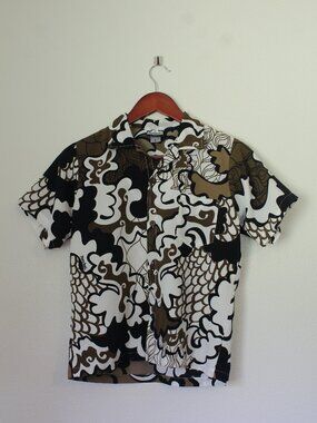 Boy's manuhealii button-up size Large